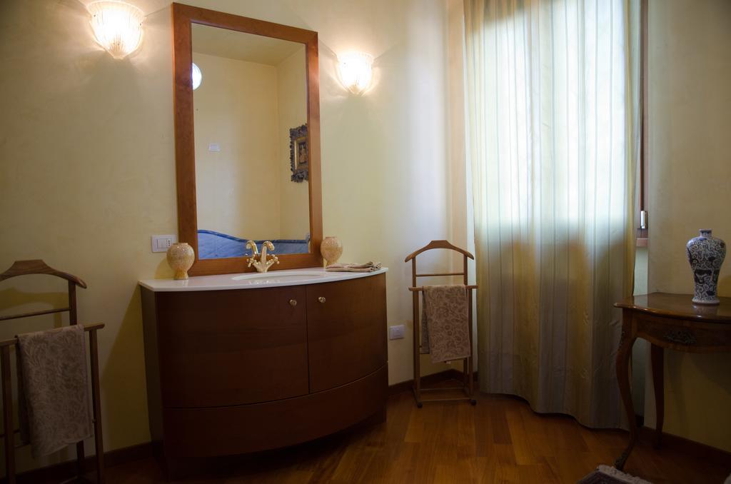 B&B Serena Πράτο Δωμάτιο φωτογραφία